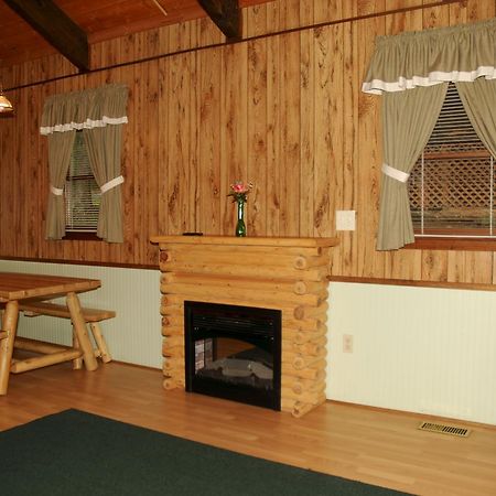 Carolina Landing Camping Resort Deluxe Cabin 4 Fair Play Exteriör bild