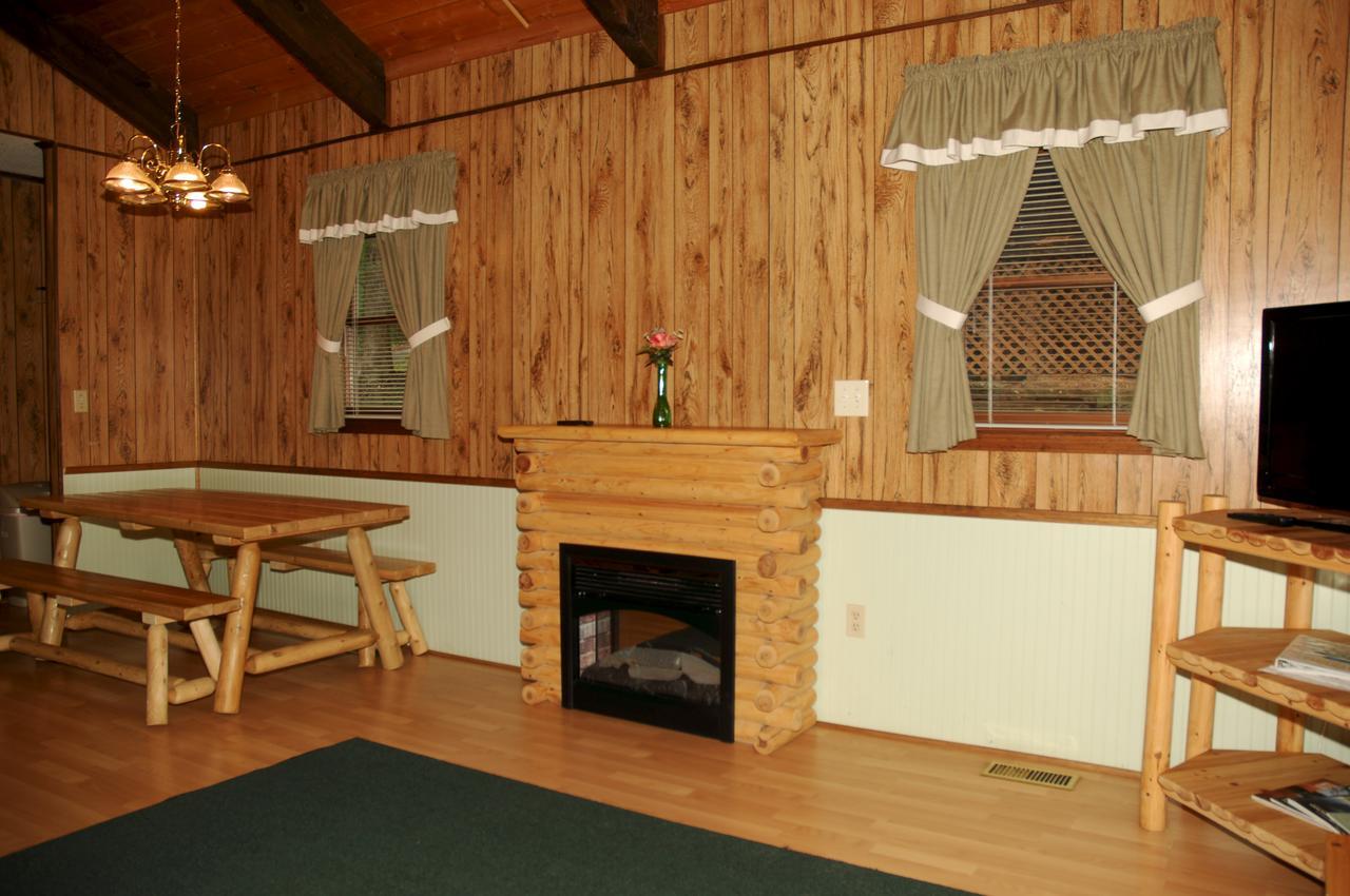 Carolina Landing Camping Resort Deluxe Cabin 4 Fair Play Exteriör bild